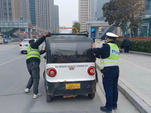 駐馬店市區多輛三輪、四輪電動車被拖走，交警發布重要道路機動車輛生產提醒